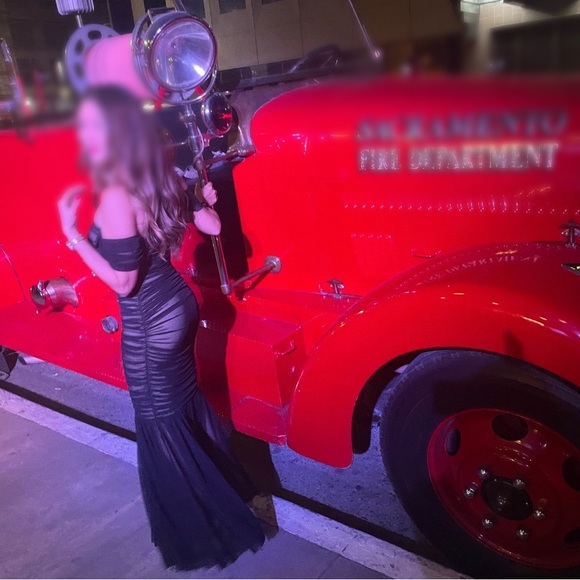 Norma kamali walter fishtail dress retails for $435 - Picture 3 of 4